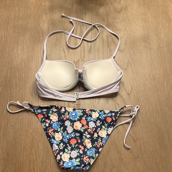 A&F Floral Bikini XS bottoms, S top - Picture 2 of 3